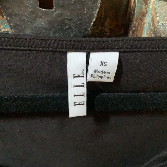 Elle black criss cross top - Picture 2 of 4